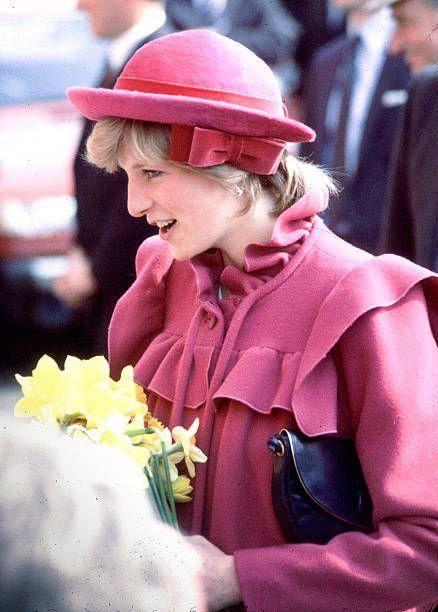 王妃帽子裡藏了多少心機?從戴安娜,凱特到梅根沒有一個