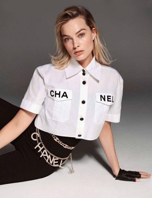 春夏白襯衫太受寵，明星大型撞衫，各有各的特色！