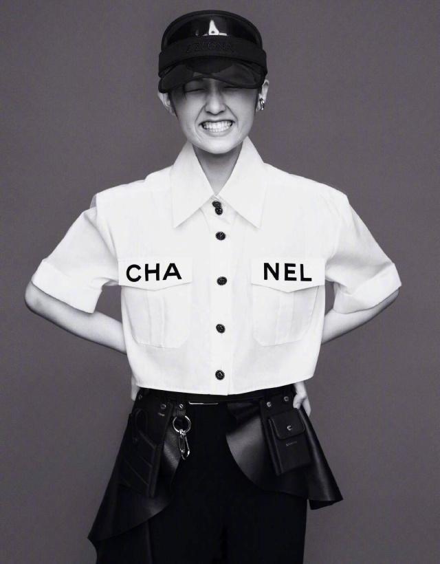 春夏白襯衫太受寵，明星大型撞衫，各有各的特色！