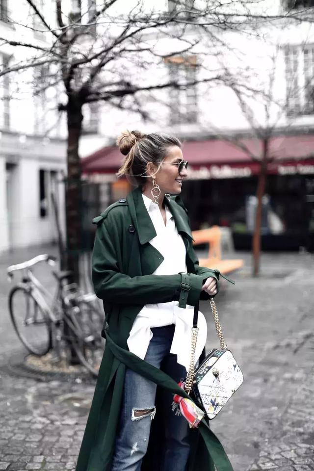 抓緊時間,現在正是穿這件外套的時候!