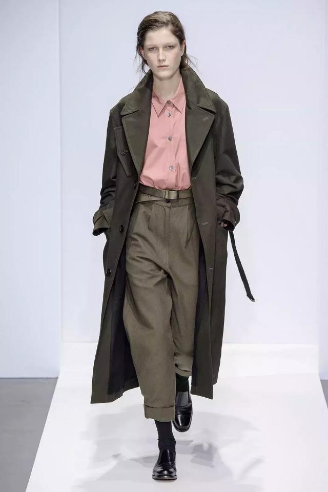 抓緊時間，現在正是穿這件外套的時候！