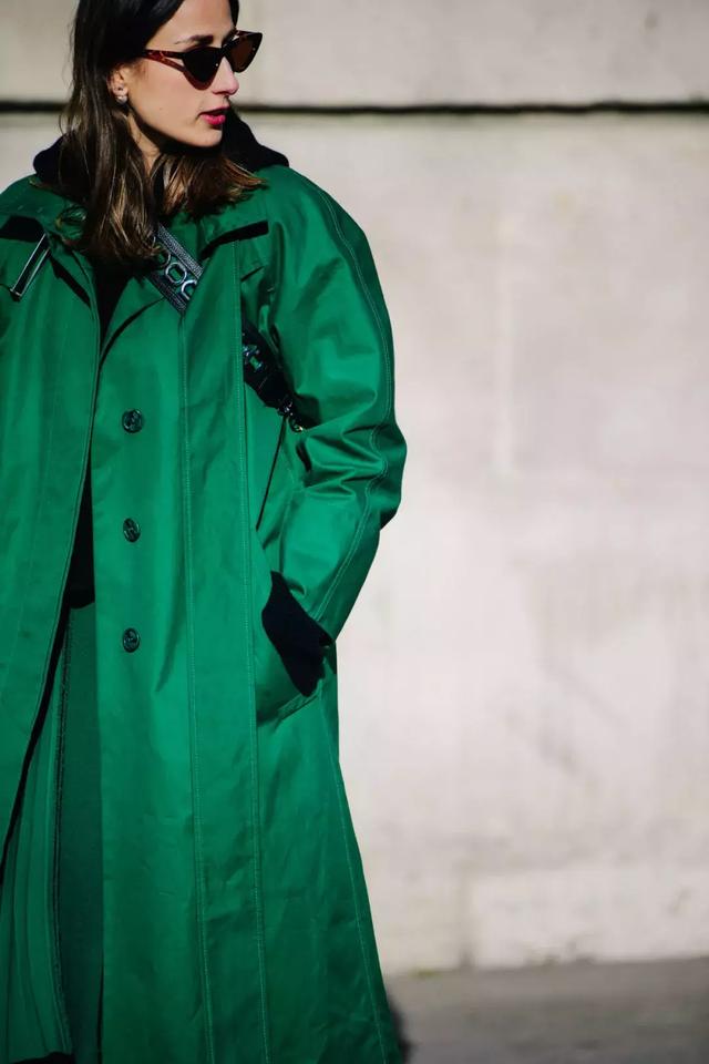 抓緊時間，現在正是穿這件外套的時候！