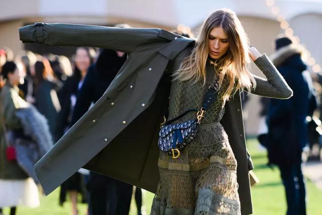 抓緊時間，現在正是穿這件外套的時候！