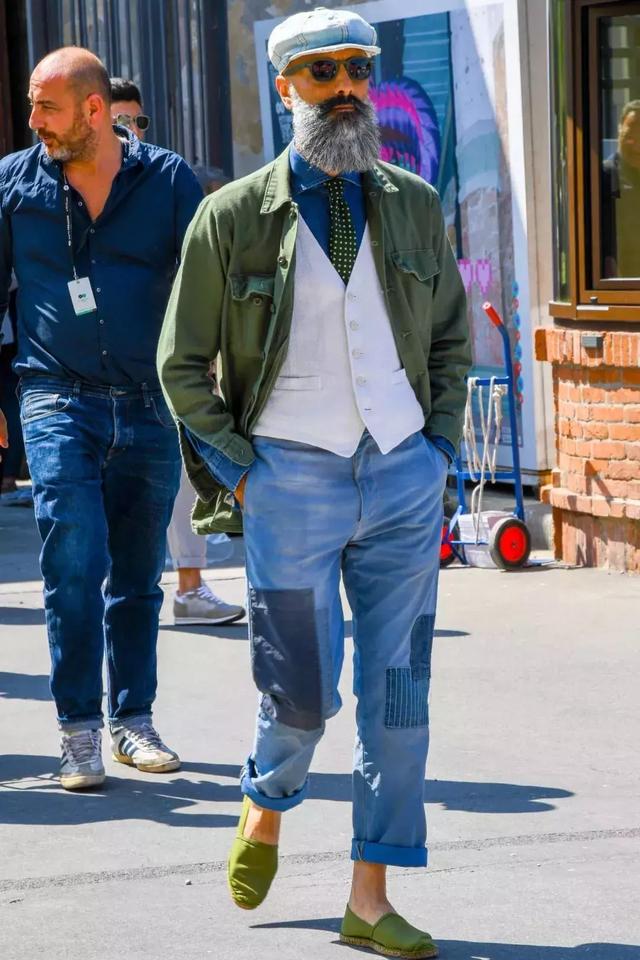 穿搭丨這種時候，不就正好缺件「牛仔襯衫」嗎？