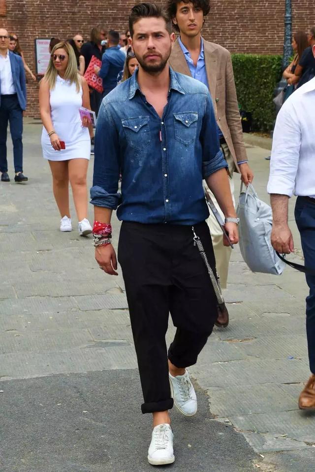 穿搭丨這種時候，不就正好缺件「牛仔襯衫」嗎？