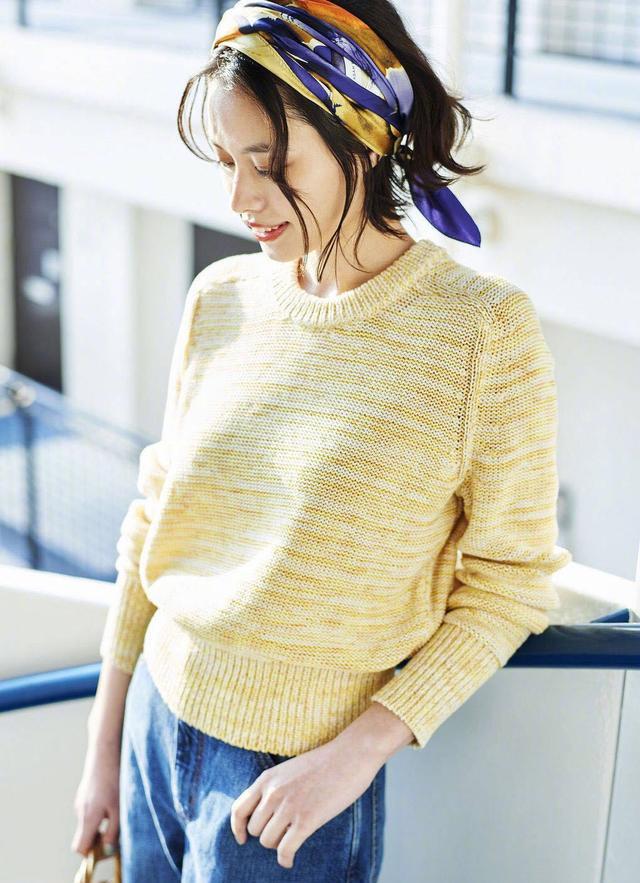 搭配裡，其實越簡約的服裝，更顯高級感和時髦度