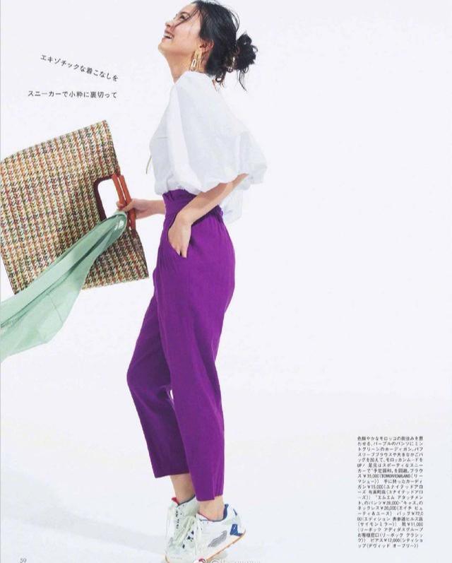 搭配裡，其實越簡約的服裝，更顯高級感和時髦度