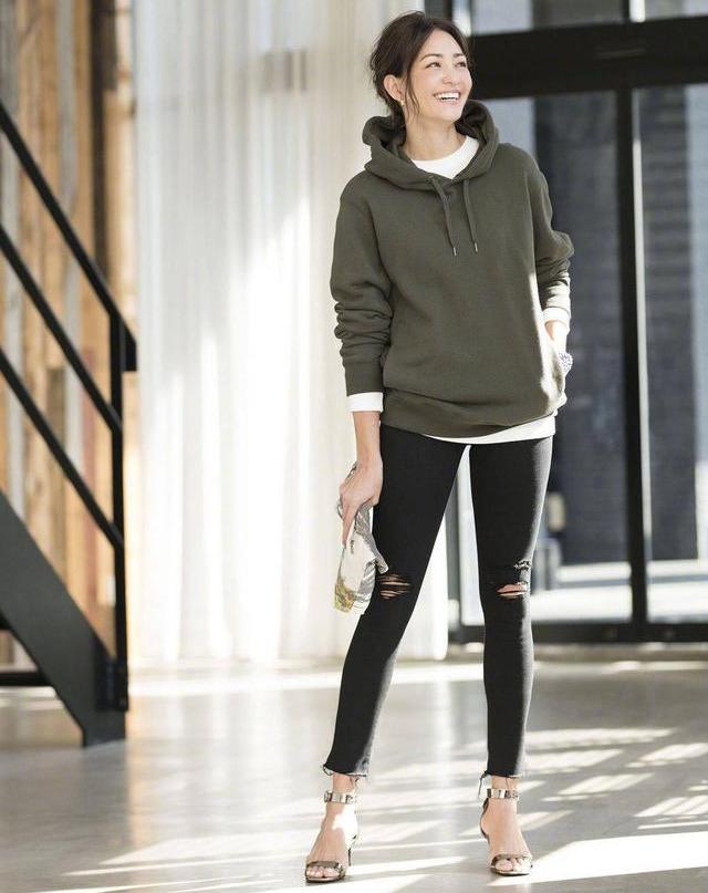 搭配裡，其實越簡約的服裝，更顯高級感和時髦度