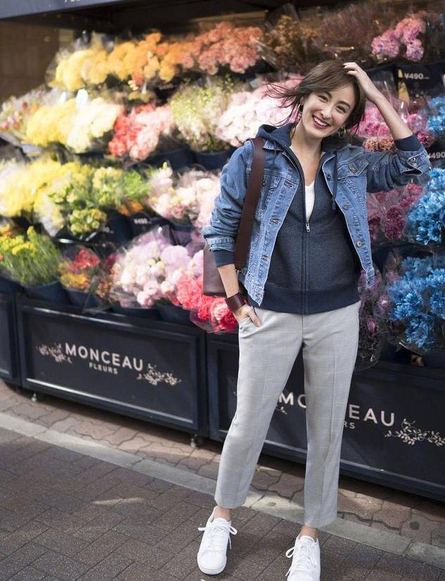 搭配裡，其實越簡約的服裝，更顯高級感和時髦度