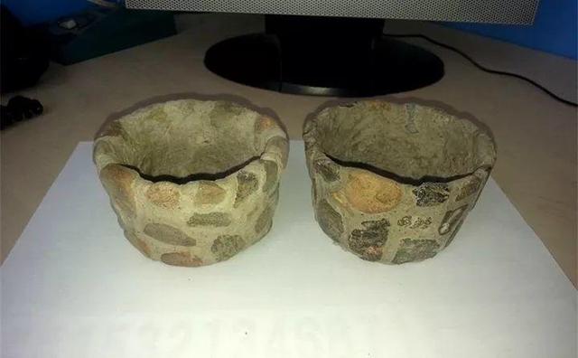 路邊沒人要的石頭，被他做成花盆，種上花後堪比藝術品！