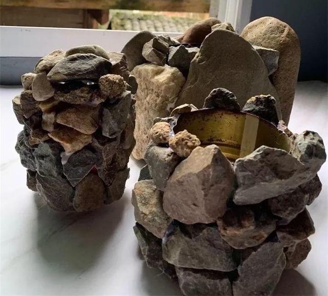 路邊沒人要的石頭，被他做成花盆，種上花後堪比藝術品！