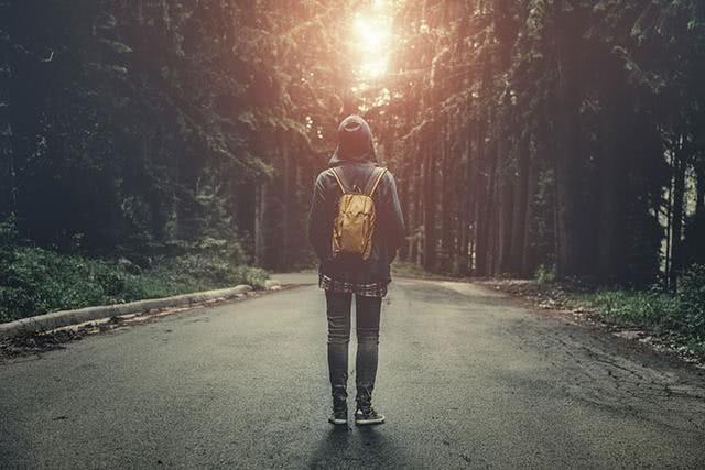 後來才明白什麼是愛情，並不是沒你不行！