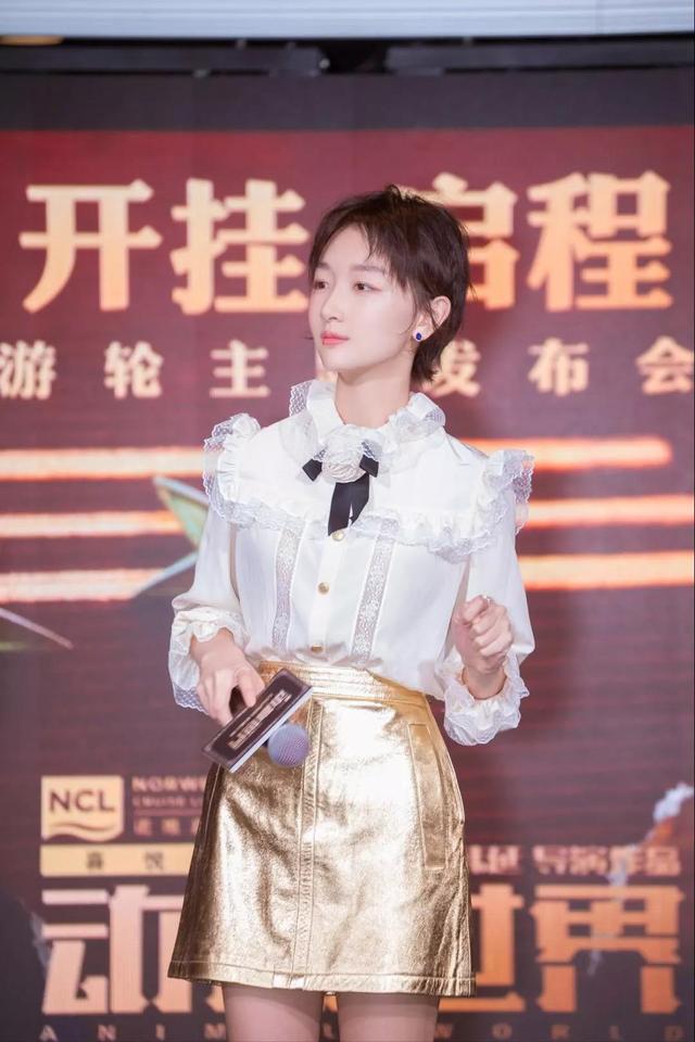 爛大街的基礎款襯衫就別穿了，這幾款襯衫讓你秒變時髦精！