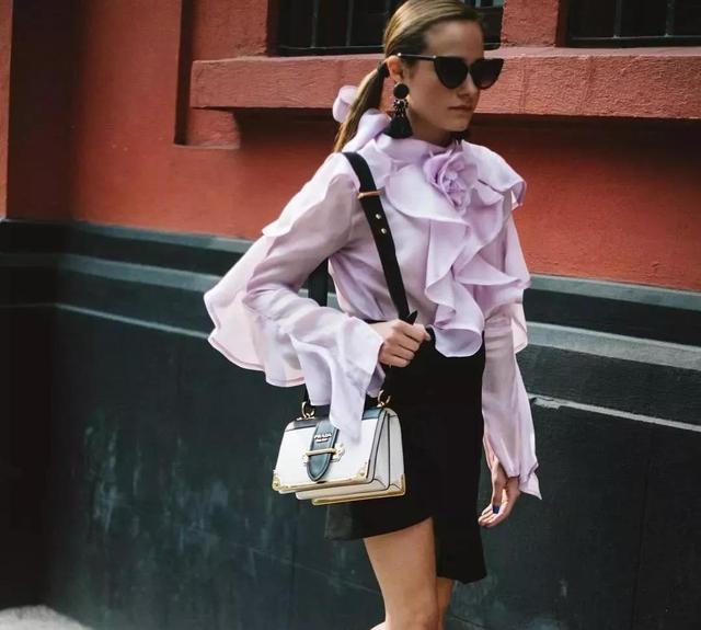 爛大街的基礎款襯衫就別穿了，這幾款襯衫讓你秒變時髦精！