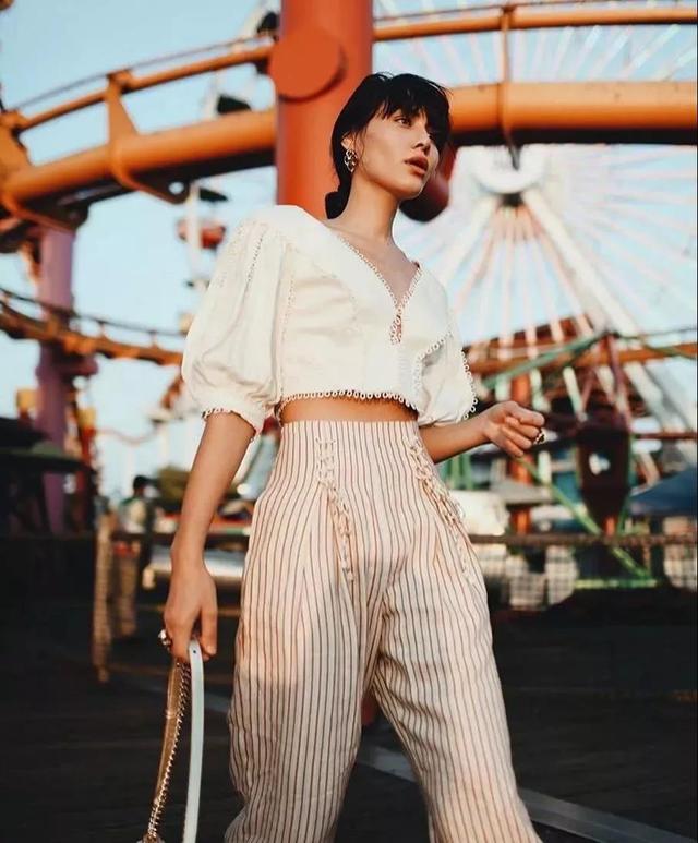 爛大街的基礎款襯衫就別穿了，這幾款襯衫讓你秒變時髦精！