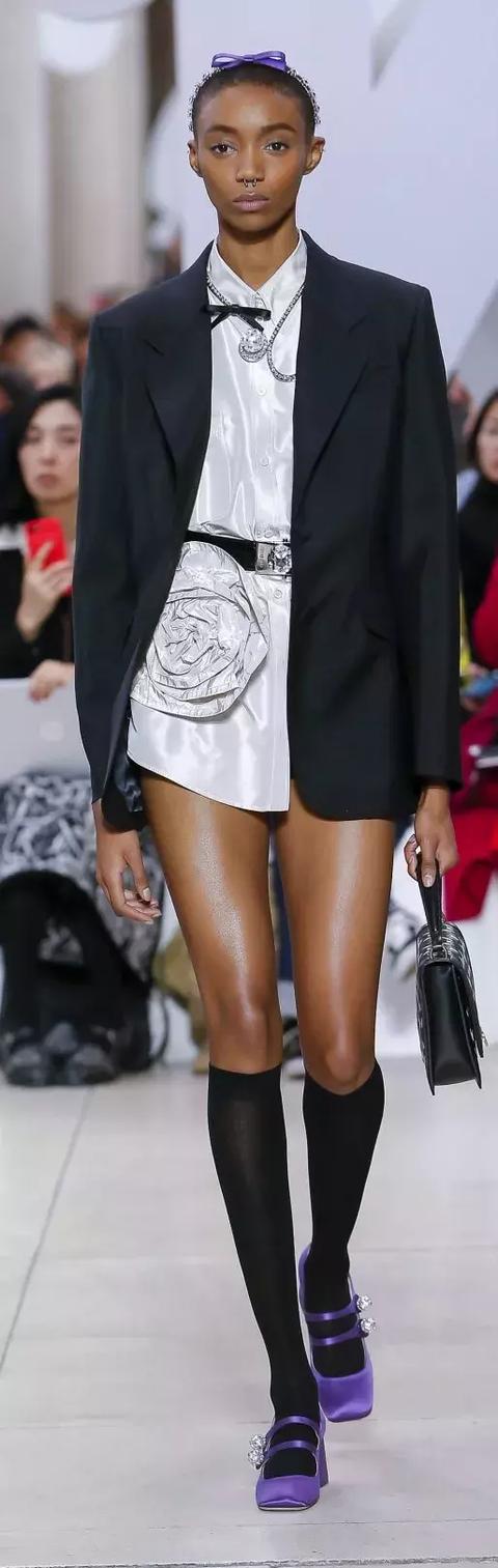 穿黑西裝的女人,帥爆了!