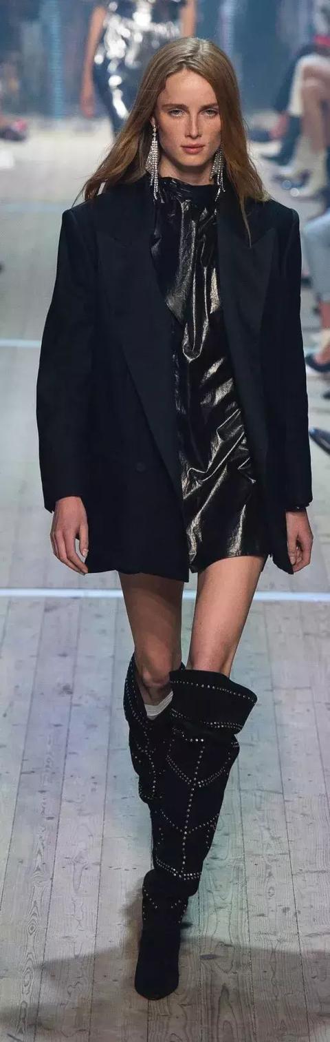 穿黑西裝的女人,帥爆了!