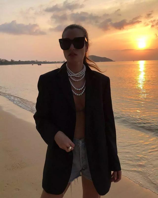 穿黑西裝的女人，帥爆了！