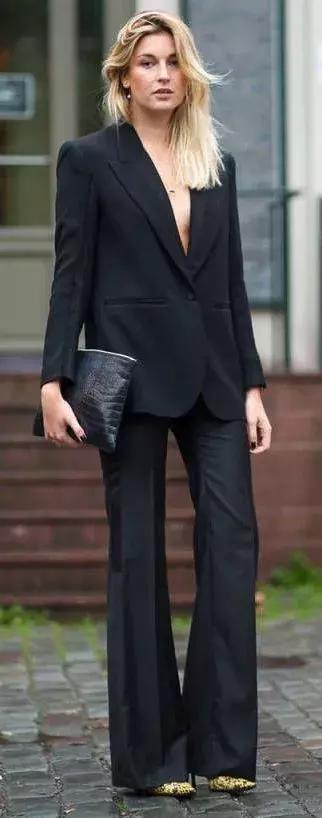 穿黑西裝的女人，帥爆了！