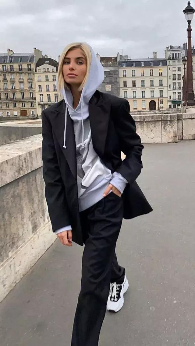 穿黑西裝的女人，帥爆了！