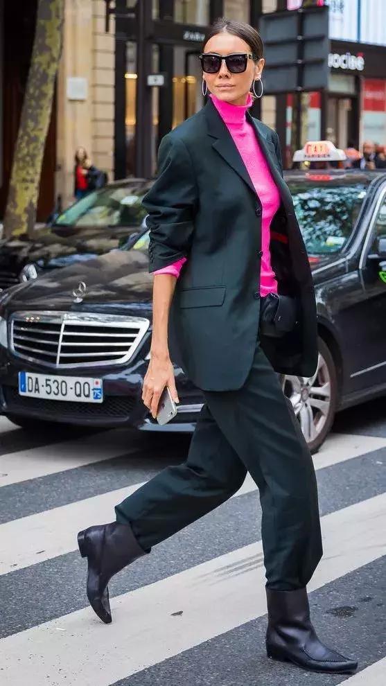 穿黑西裝的女人，帥爆了！