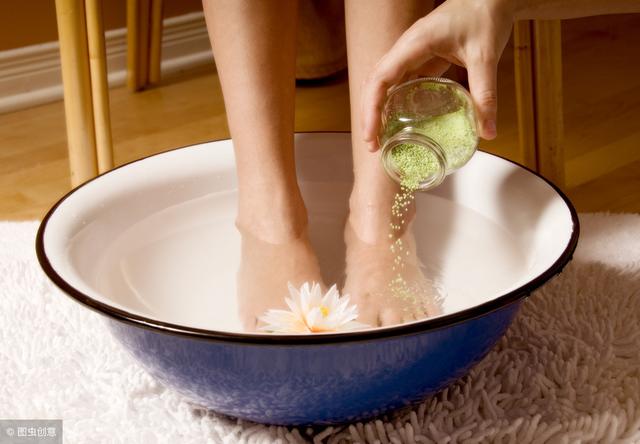 用它泡腳，遠離白髮困擾！