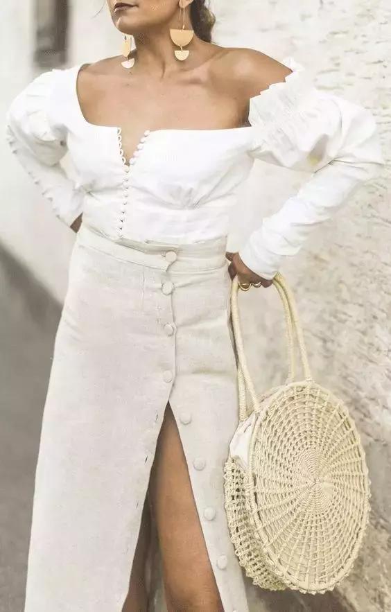 襯衫贏很大，今年靠胸口