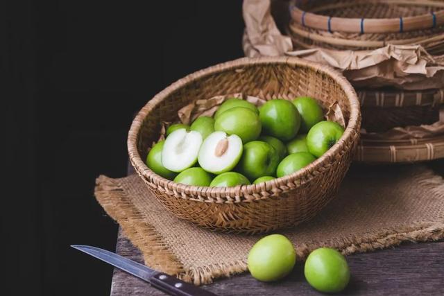 香蕉、蘋果、櫻桃…吃得越多越好？ 春天水果這樣挑