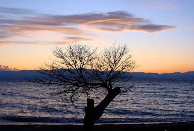 人到中年，想要往高處走，就要學會扔掉這4個“東西”
