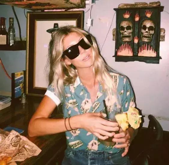 “爸爸衫”這件衣服比T卹更時髦！ 穿它就對了！