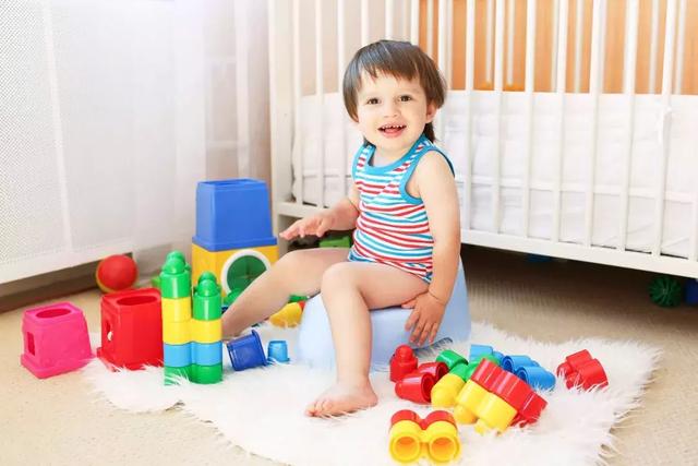 如廁訓練的3個信號、4個竅門，原來告別尿不濕也沒有那麼難！