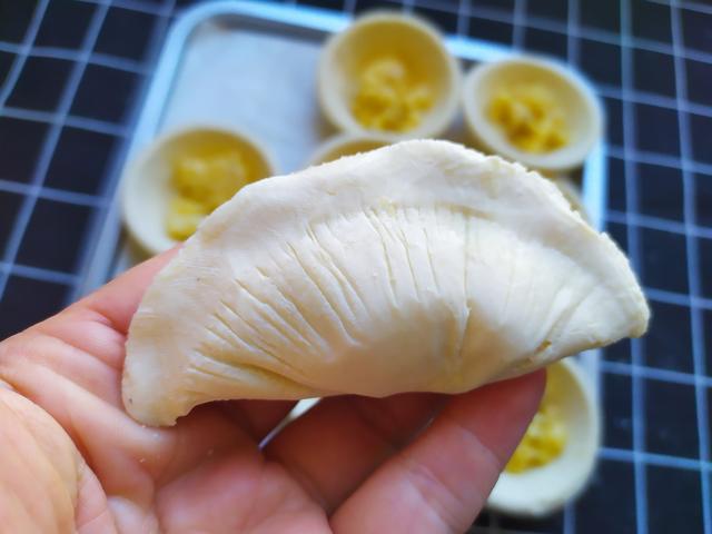 孩子早餐沒胃口，巧用香蕉做早點，酥脆香甜，吃飽元氣滿滿去上學