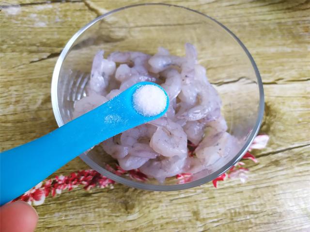 掛麵新吃法，沒等出鍋，孩子就饞到流口水，三口兩口吃掉一大碗