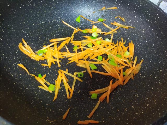 掛麵新吃法，沒等出鍋，孩子就饞到流口水，三口兩口吃掉一大碗