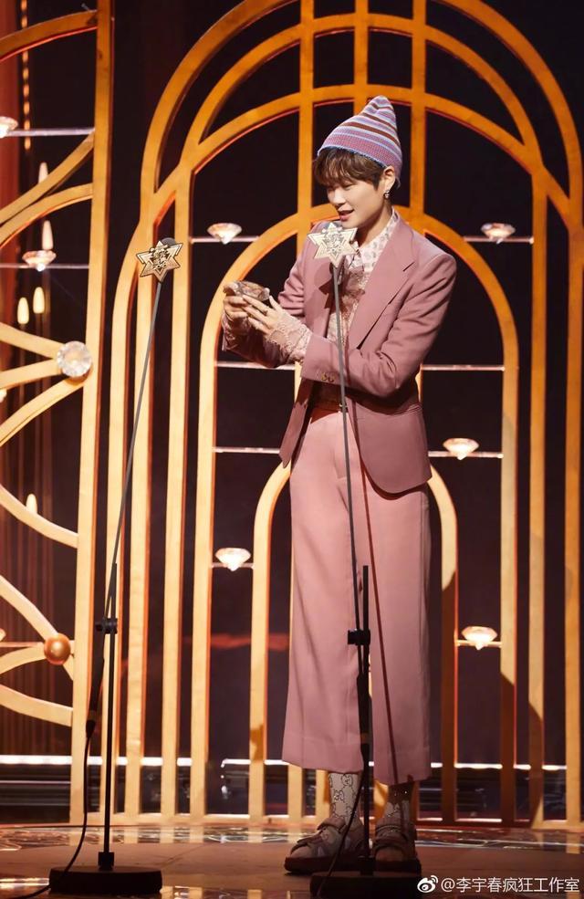 這雙鞋子,醜出天際,卻大把人喜愛!