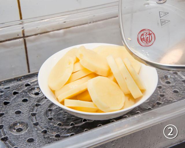 秋葵土豆泥，顏值高味道夠，減脂餐就該這麼吃，別再白水煮菜了