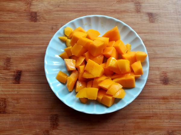 它是“熱帶水果之王”，夏天多吃，淡斑顯年輕，40歲依舊少女臉