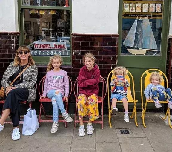 他被4個小情人虐得體無完膚，卻引來95萬點贊：當爹就像考試，哪裡不會考哪裡