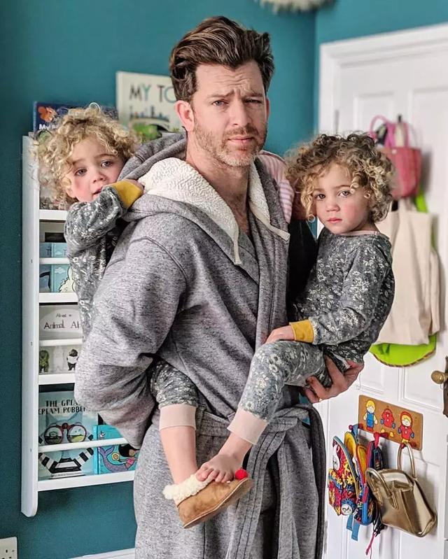 他被4個小情人虐得體無完膚，卻引來95萬點贊：當爹就像考試，哪裡不會考哪裡