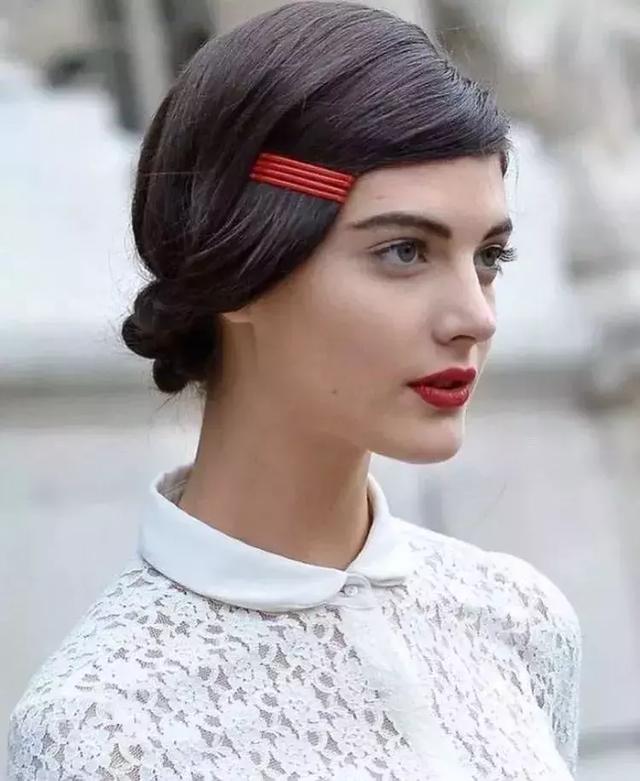 “土味發卡”重出江湖，十年前覺得土到掉渣的發卡，火遍時尚圈！