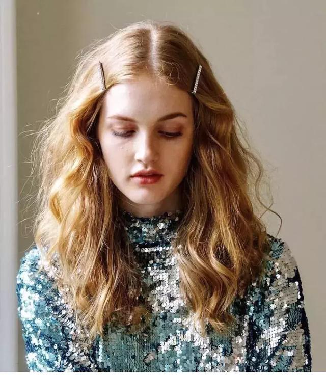 “土味發卡”重出江湖，十年前覺得土到掉渣的發卡，火遍時尚圈！