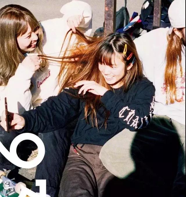 “土味發卡”重出江湖，十年前覺得土到掉渣的發卡，火遍時尚圈！