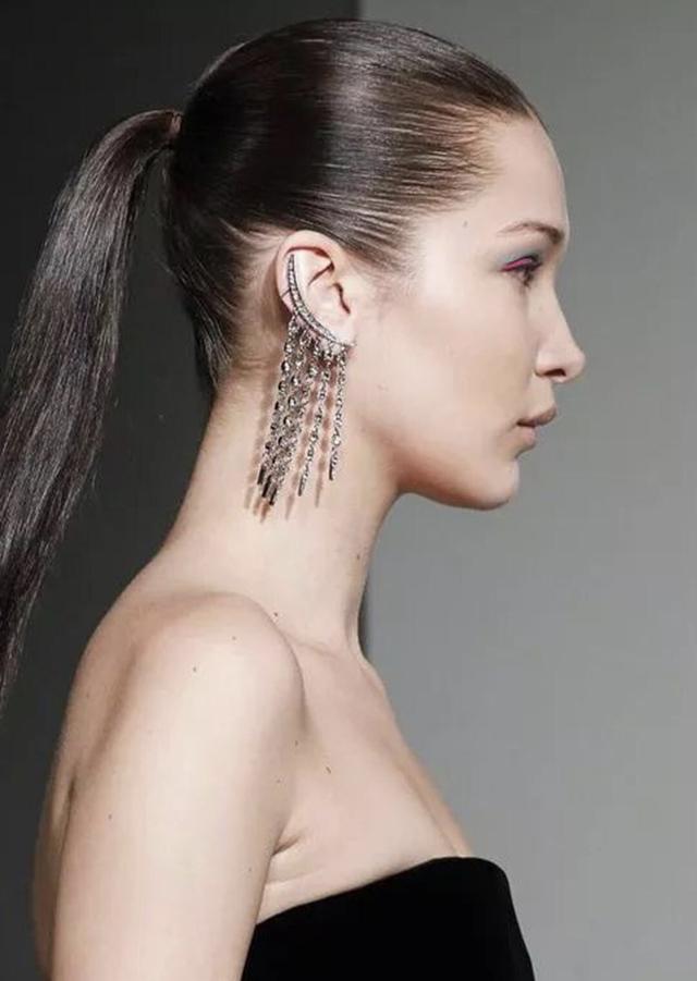 想要成為街上最靚的崽？ 衣品不夠飾品來湊，你的耳環可以再誇張點