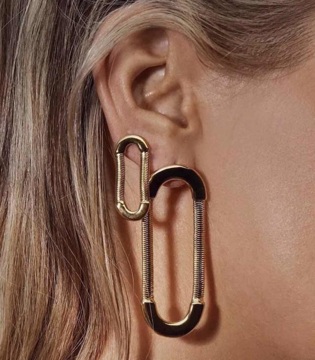 想要成為街上最靚的崽？ 衣品不夠飾品來湊，你的耳環可以再誇張點