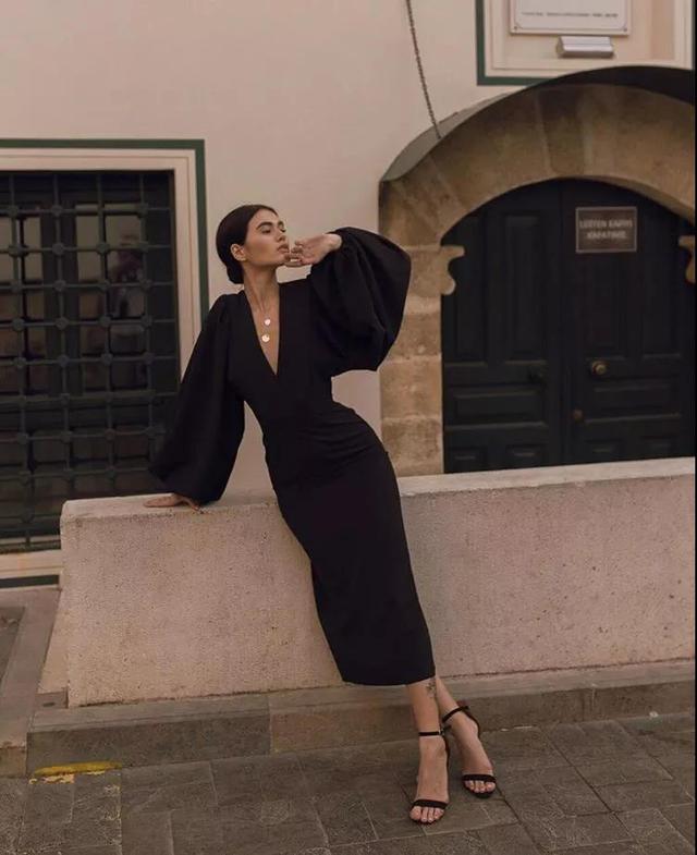 誰說茶歇裙難駕馭！ 這些博主們根本離不開它，搭配穆勒鞋清新雅緻