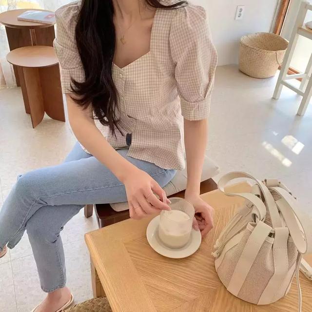 格紋單品+它！ 簡單又時髦！