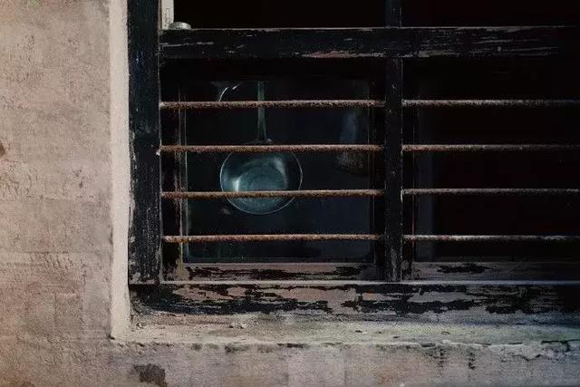 做人，讓自己高興，做事，讓別人放心！