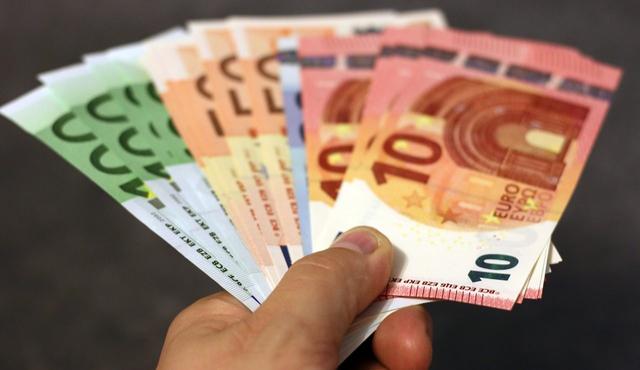 買得起500的T卹、5000的包，卻不願網上會員付費，為什麼？