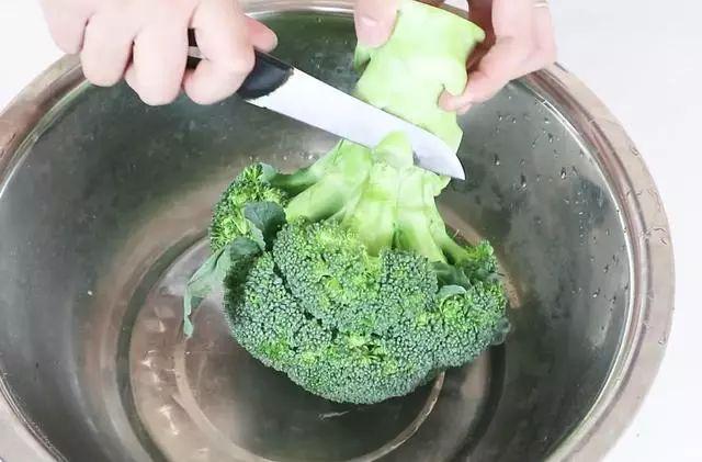 西蘭花洗不干淨? 只需這一招,臟東西全都自己跑出來