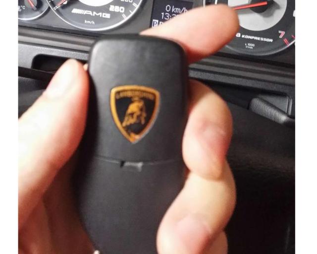 喜歡把車鑰匙別在腰上的人，是什麼心態？